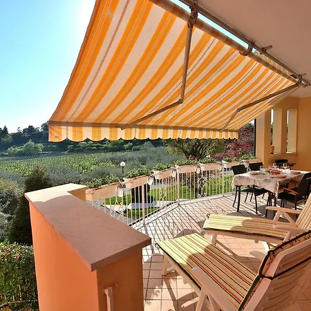 Quarole With Pool Bardolino